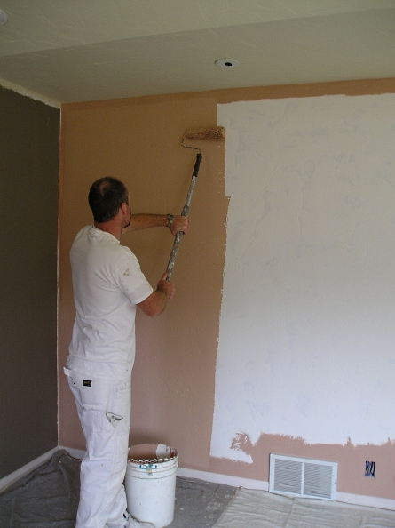 Painting Walls With a Roller
