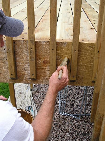 How To Stain Your Wood Deck - The Right Way